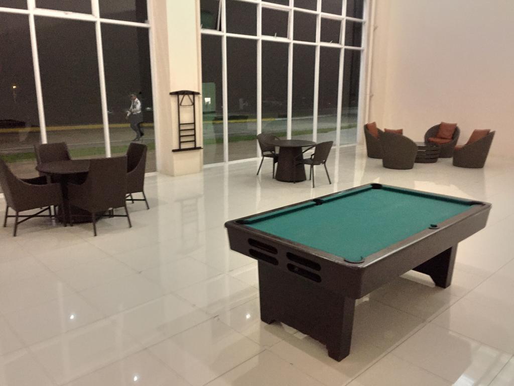 טגאיטאי Lake View Condo At Wind Residences Tagaytay מראה חיצוני תמונה